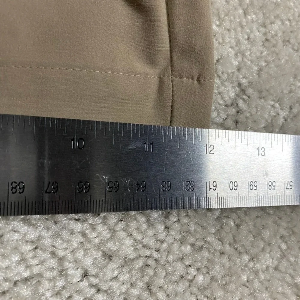 TravisMathew Shorts Mens 40 Golf Performance Eco Tech Chino Khaki Tan New